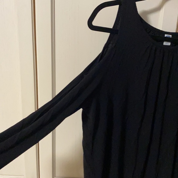 Old navy black top in size large - Picture 2 of 6